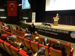 Narkotik Polislerinden Kur’an Kursu Öğreticilerine ’Uyuşturucuyla Mücadele’ Eğitimi