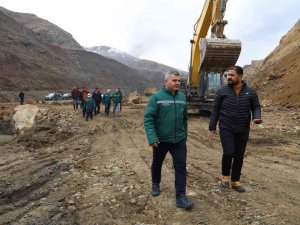 Bölge Müdürü Yavuz; Narman Şehitler Barajı Ve Söylemez Barajı İnşaatlarında İncelemede Bulundu