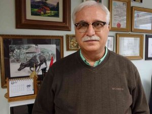 Prof. Dr. Tevfik Özlü: “Omicronla İlgili Endişelerimiz Var Çünkü Yeni Bir Varyant Ve Çok Sayıda Mutasyon İçeriyor”
