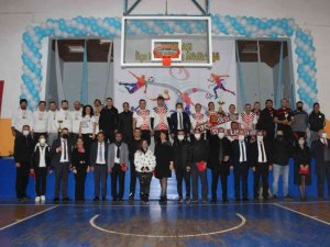 Eskişehir’de ’Öğretmenler Yarışsın Dostluk Kazansın’ Voleybol Turnuvası