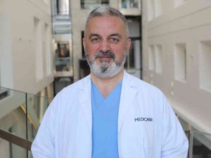 Vücuda Tam Oturmayan Kıyafetler Skolyoz Belirtisi Olabilir