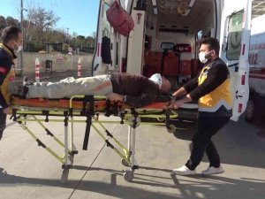 İ̇skeleden Düşen 2 İşçi Yaralandı