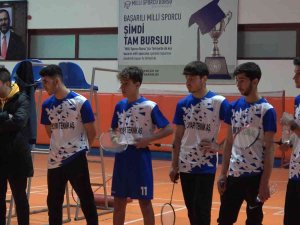 Okullar Arası Badminton İl Birinciliği Müsabakaları Başladı