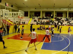 Sivas’ta “Okullar Arası Basketbol” Rüzgarı Esti