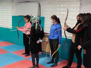 Şuhut Gençlik Merkezinde Resim Ve Okçuluk Eğitimleri Başladı