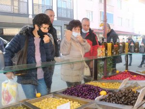 Bulgaristan Vatandaşları Sabahın İlk Işıklarında Edirne’ye Akın Etti