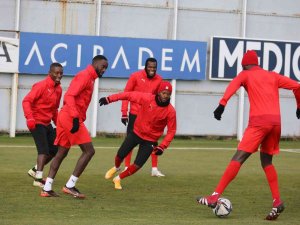 Sivasspor Çift Kale Maç Yaptı