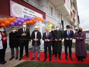 Ağrı Valisi Varol, Anaokulu Açılışı Gerçekleştirdi