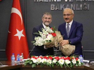 Hazine Ve Maliye Bakanlığında Devir Teslim Töreni