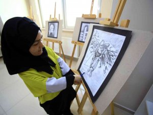 Kalem Tutmakta Zorlanırken Şimdi Resim Sergileri Açıyor