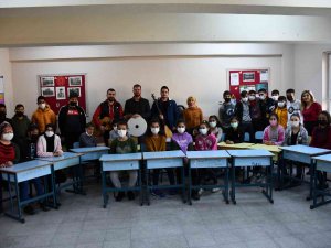 Bu Çocuklar Geleneksel Türk Kültürü İle Teknolojiyi Bir Araya Getirdi