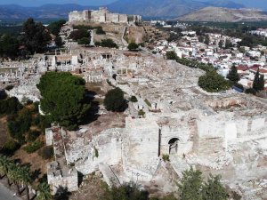 100 Yıldır Kazı Yapılan Kilisede Roma İ̇mparatoru ‘Büyük Theodosius’ İzleri