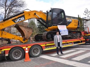 Emet Belediyesi’nin Araç Filosuna Ekskavatör Katıldı