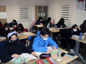 Gençlere Eğitim Fırsatı Çankaya Akademi’de