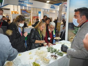 İ̇zmir’de Ayvalık Standına İlgi Yoğun Oldu