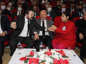 Başkan Sayan, Elifnur’un Hediye İsteğini Yerine Getirdi