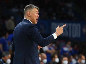 Thy Euroleague: Anadolu Efes: 93 - Barcelona: 95