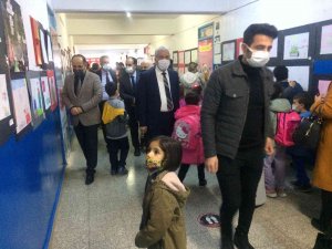 Cumhuriyet İlkokulunda 15 Temmuz Fotoğraf Sergisi Açıldı