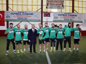 Edremit’te ‘Geleneksel Mahalleler Arası Futbol Turnuvası’ Sona Erdi