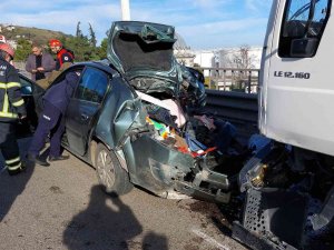 Akaryakıtı Biten Otomobile Akaryakıt Tankeri Çarptı: 1 Ölü, 3 Yaralı