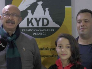 10 Yaşındaki Yazar İmza Gününde Okurlarıyla Buluştu