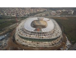 Stadyumda Timsah Kafasının Montajına Başlanıyor
