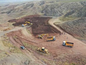 Ankara Büyükşehir, Başkent’teki Sulama Göletlerini Temizliyor