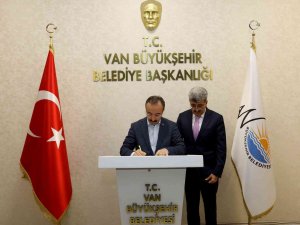 İ̇çişleri Bakan Yardımcısı Çataklı’dan Van Büyükşehir Belediyesine Ziyaret