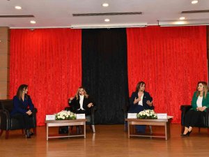 Çiğli’de, Kadının Siyasetteki Yeri Konuşuldu