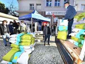 Büyükşehir, Üreticiye İklim Dostu Yem Bitkisi Desteğini Sürdürüyor