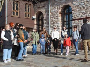 700 Yıllık Orhan Camii’ne Turist Akını