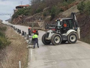 Vali Vatandaşın "Yola Bariyer" Talebine Duyarsız Kalmadı