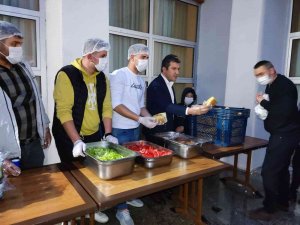 Alaplı’da Protokol Üyeleri Üniversite Öğrencileriyle Halay Çekti