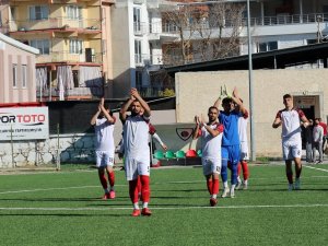 Sarayköyspor Evinde Farklı Kazandı