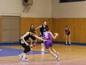 Kepez’in Kızları Galip Döndü