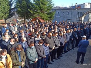 İ̇stanbul’da Gölde Cesedi Bulunan Genç Kız, Ordu’da Toprağa Verildi