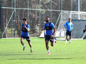 Fenerbahçe’de Valencia Sahada Topla Çalışmalara Başladı