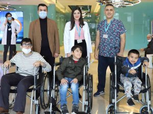 Liv Hospital’den 10 Engelliye Tekerlekli Sandalye