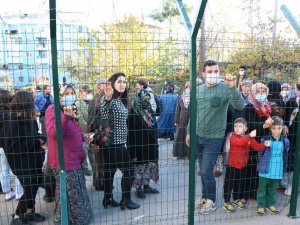 Mahalleliden Yol Eylemi