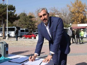 Elazığ’da Öğretmenevi Yapılması İçin İmza Kampanyası Başlatıldı