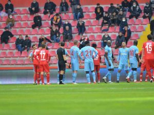 Gavranovic Ve Kolovetsios İlk Kez Kırmızı Kart Gördü