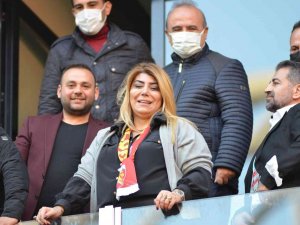 Berna Gözbaşı: "9 Kişiyle Tarihe Geçen Bir Maçtı"