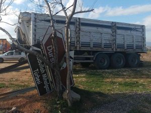 Bu Tabelalar Aylardır Dikilmedi