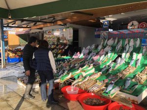 Lodos Tezgahları Da Vurdu, En Ucuz Balık İstavrit Oldu