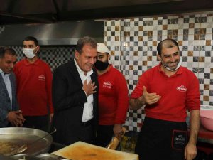 Başkan Seçer, Silifke’de Esnaf Ve Muhtarlarla Buluştu