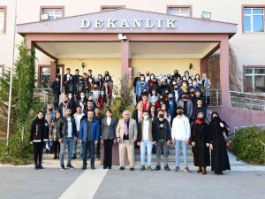 Lise Öğrencilerinden Van Yüzüncü Yıl Üniversitesine Ziyaret