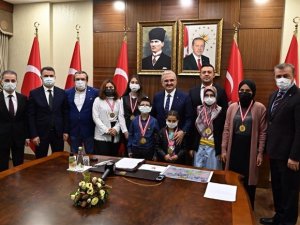 ‘11. Sağlıklı Nesil Sağlıklı Gelecek’ Yarışmasında Dereceye Giren Öğrencilere Ödül