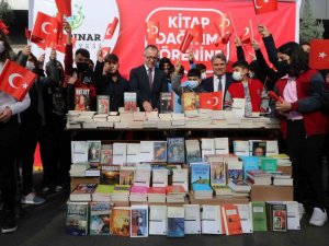 Kayapınar Belediyesi’nden 85 Okula 35 Bin Kitap