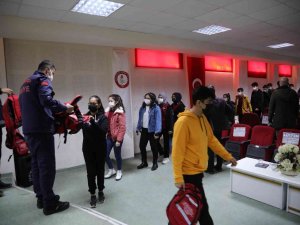 Gaziantep’te Acil Durum Çantası Dağıtılıyor