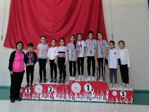 Yunusemreli Badmintonculardan Madalya Yağmuru